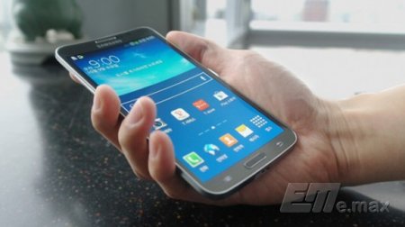 Смартфоны Samsung подешевели в России вслед за iPhone