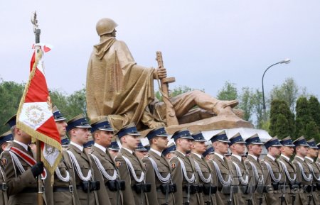 Парламент Польши обсуждает закон об отмене 9 мая как праздника Победы и свободы