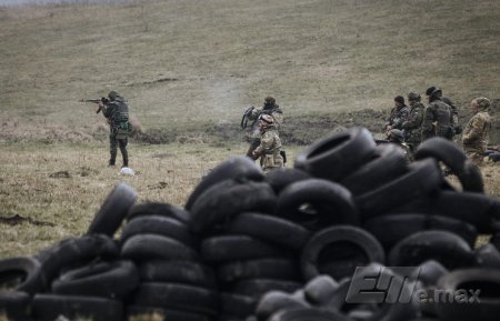 Порошенко: война в Донбассе может начаться в любой момент