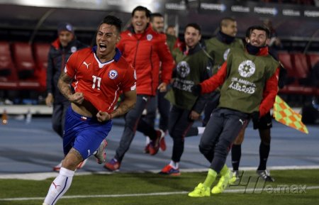 Сборная Чили стала первым финалистом Кубка Америки по футболу