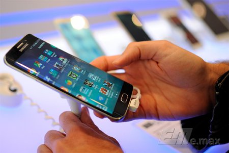Samsung обогнал Apple по продажам в России