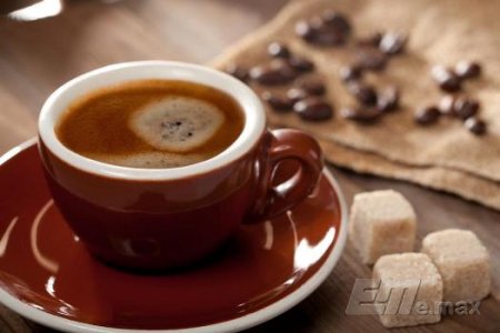 Ученые объяснили, почему сахар делает кофе вкуснее