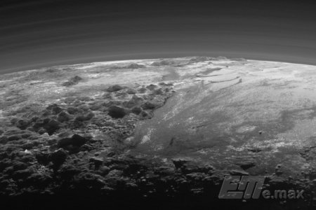 Зонд NASA запечатлел закат на Плутоне