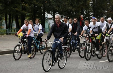 Московские чиновники в День без автомобиля пересаживаются на велосипеды и метро