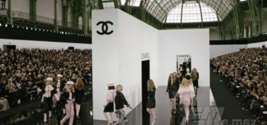 Показ Chanel на Неделе Моды в Париже
